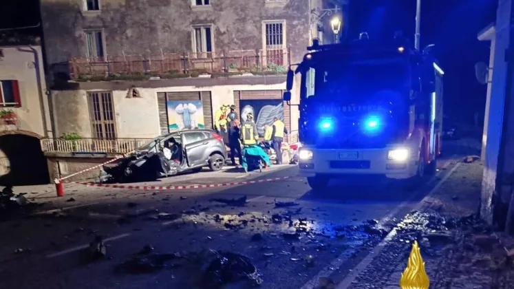 photo_6003841556978273371_y