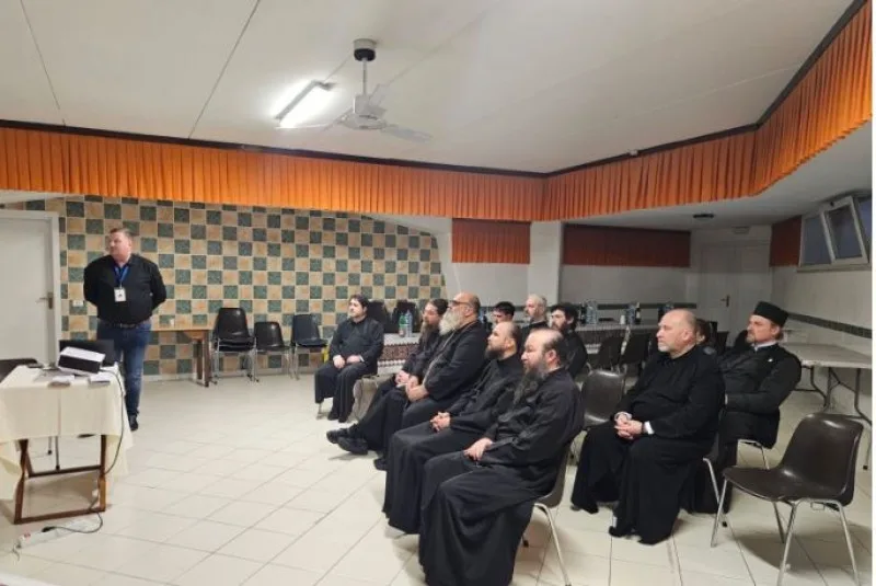 un-botosanean-le-a-vorbit-preotilor-si-preoteselor-din-italia-despre-robia-patimii-jocurilor-de-noroc-UBu