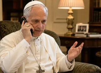 Papa Leon s-a trezit cu telefonul închis în nas de o operatoare a băncii unde-și ține banii după ce s-a prezentat și a făcut o solicitare. Femeia nu l-a crezut 1