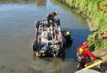 VIDEO | Trei morți în Italia după ce un microbuz plin cu muncitori străini s-a răsturnat într-un canal cu apă 1