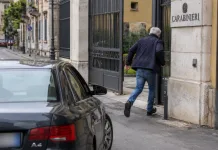 Muncitor român din Italia, a băgat spaima în patronul pentru care a lucrat, după ce nu a fost plătit. Bărbatul italian a fugit de el și s-a refugiat în cazarma carabinierilor 1