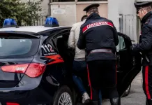 Un român a încercat să răpească o fetiță de doi ani din brațele mamei sale, aflată într-o mașină. Primar: „Invit forțele de ordine și populația la maximă atenție” 1