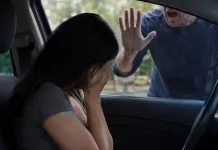 Tânără româncă din Italia, hărțuită de fostul iubit după despărțire. „Eu nu te voi lăsa niciodată să pleci” 1