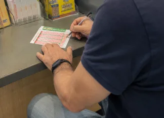 Șofer moldovean de TIR din Italia, lovit de noroc: a câștigat o sumă frumoasă la loteria SuperEnalotto 1