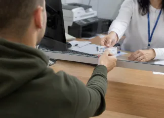 Român lăsat fără permis de conducere în Italia, a încercat să obțină un duplicat în România, declarându-l pierdut. Ce au descoperit anchetatorii 1