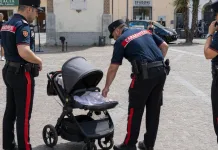 Copil român de numai 9 luni, lăsat singur într-o piață din Italia. Părinții săi au fost denunțați pentru abandon de minor 1