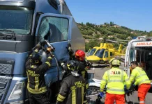Șofer român de TIR, găsit mort în cabină, în parcarea unei firme din Italia. Romeo avea 53 de ani 1