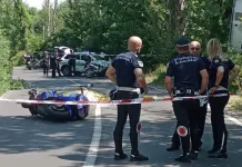 Tragedie pentru un român din Italia: a murit pe loc, la 45 de ani, după ce s-a izbit cu scuterul de un TIR 1
