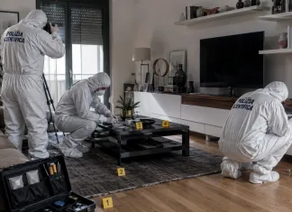 Român din Italia, găsit mort în locuința sa. Cea care a descoperit cadavrul este soția sa 1