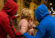 Româncă din Italia, bătută și jefuită de doi tineri care i-au furat bijuteriile din aur 1200-20260604174224