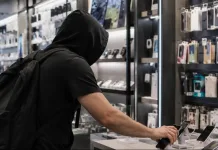 A vrut să plece în Italia cu iubita, dar nu avea niciun ban. A spart un magazin, apoi și-a lăsat buletinul înăuntru 1200-2026062812145 (1)