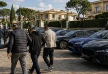 Trei români, fraudă de peste 9 milioane de euro în Italia. Zeci de case și 17 mașini de lux, confiscate preventiv 1