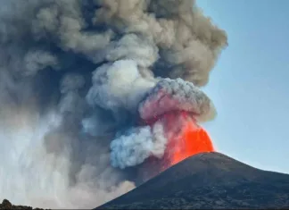 Erupție puternică în Italia: Zboruri anulate, iar trenurile riscă întârzieri mari 1200-20260705185519