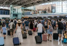 Înșelătorie pe un aeroport din Italia: pasagerilor li se cer până la 70 de euro pentru bagaje c7cc5536-7022-4c50-8ee2-f15225a6fefb