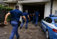 Moldovean salvat de la moarte în Italia. Polițiștii au dat buzna în garaj și s-au trezit în fața unei scene dramatice dcf6c3c1-1f7b-417b-ada5-6dacffbfcf39