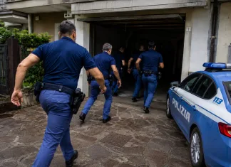 Moldovean salvat de la moarte în Italia. Polițiștii au dat buzna în garaj și s-au trezit în fața unei scene dramatice dcf6c3c1-1f7b-417b-ada5-6dacffbfcf39