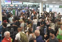 Haos pe un aeroport din Italia. Sute de pasagerii disperați sunt nevoiți să aștepte zile întregi pentru a putea zbura la destinație 1200-2026081216323