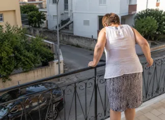 Momente de groază pentru o badantă din Italia. Femeia pe care o îngrijea a căzut de la balcon 28513fee-b1b2-4531-8939-c8ca263b47c1