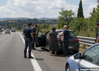 O româncă din Italia și-a răpit nepoata de 10 zile din spital și a încercat să fugă cu ea în România FB POST & STORY - 1