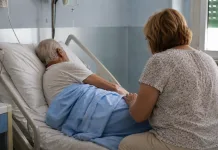 Badantă din Italia, suspectată după ce bătrânul a fost înjunghiat și se zbate între viață și moarte c4408b33-0135-454c-ae10-3a49d93d387e