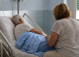 Badantă din Italia, suspectată după ce bătrânul a fost înjunghiat și se zbate între viață și moarte c4408b33-0135-454c-ae10-3a49d93d387e