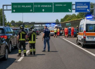 Șapte români implicați în Italia într-un grav accident. Cinci dintre ei au fost duși la spital c440fb24-11ce-4ddf-888d-bc9e3ac787d1 (1)