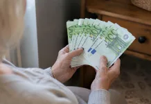 Maria, 900 de euro pensie din Italia: „E de trei ori mai mare decât pensia din România” e7fd039f-4920-45ba-960a-ce797ea86caa (1)