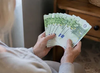 Maria, 900 de euro pensie din Italia: „E de trei ori mai mare decât pensia din România” e7fd039f-4920-45ba-960a-ce797ea86caa (1)