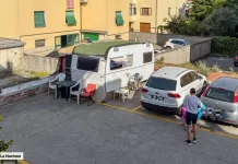 Român din Italia, reclamat de vecini pentru că trăiește de trei ani într-o rulotă. „Nu fac rău nimănui și nu fur” 1