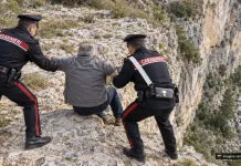 Român din Italia aflat în pericol de moarte, salvat de carabinieri. Au reușit să îl oprească la timp 1