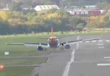 VIDEO | Avion decolat din Italia, la un pas de tragedie din cauza rafalelor puternice de vânt în timpul aterizării 1